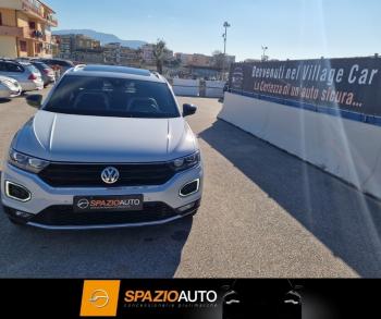 View Volkswagen, T-ROC NUOVO MODELLO, BIANCO, 2019, Benzina, 74496 Km